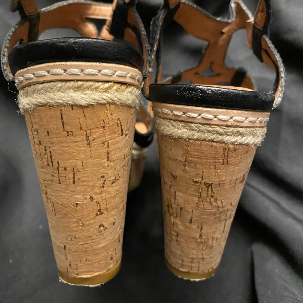 Lucky Brand-Black Strap, High Wedge-Size:8M‎